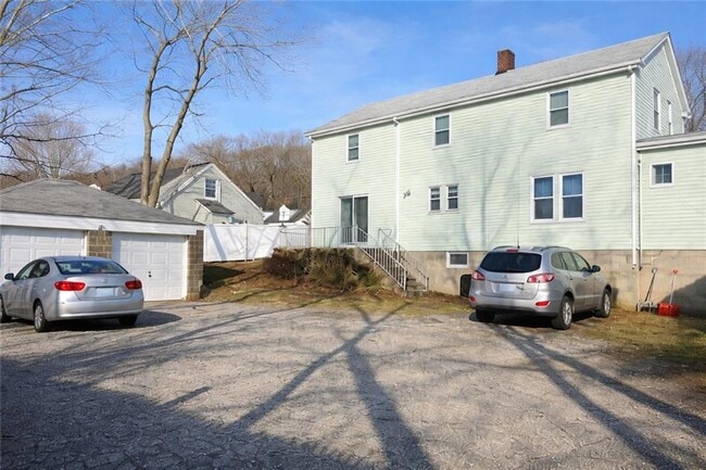 Building Photo - 866 Weeden St