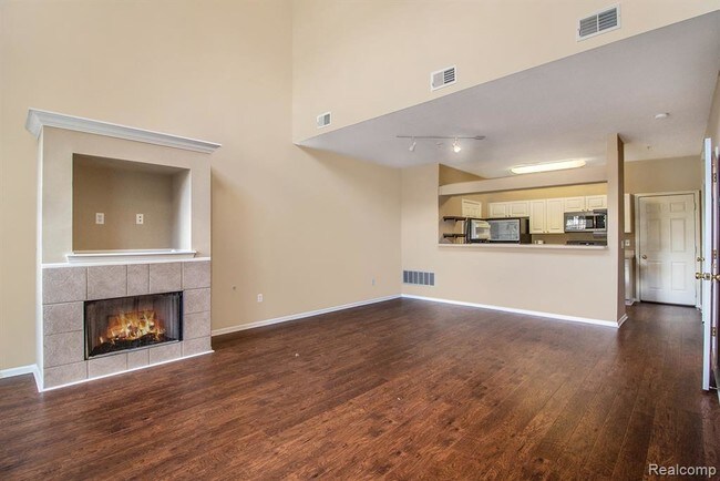 Building Photo - 7 N Squirrel Rd