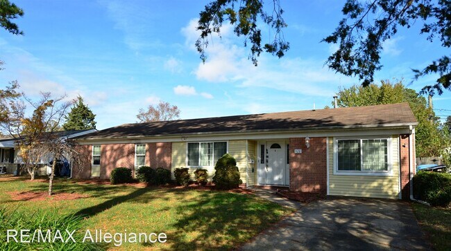 Building Photo - 4 br, 2 bath House - 928 GOSSMAN DRIVE