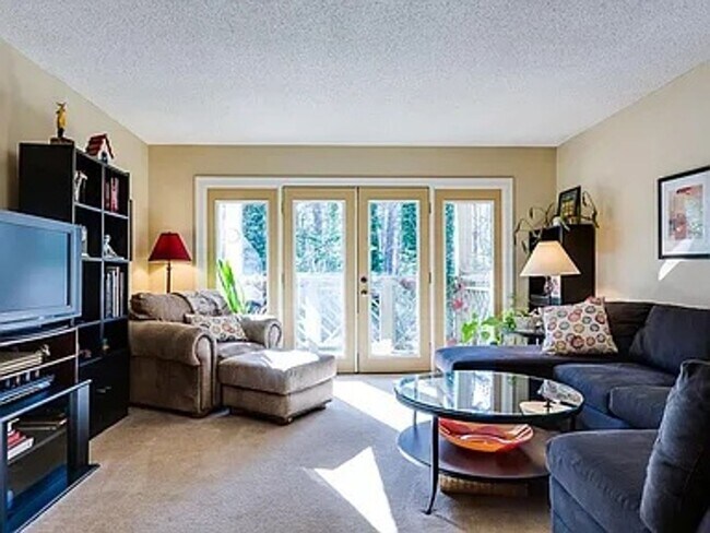 Foto del edificio - The Park At Ashford Condo