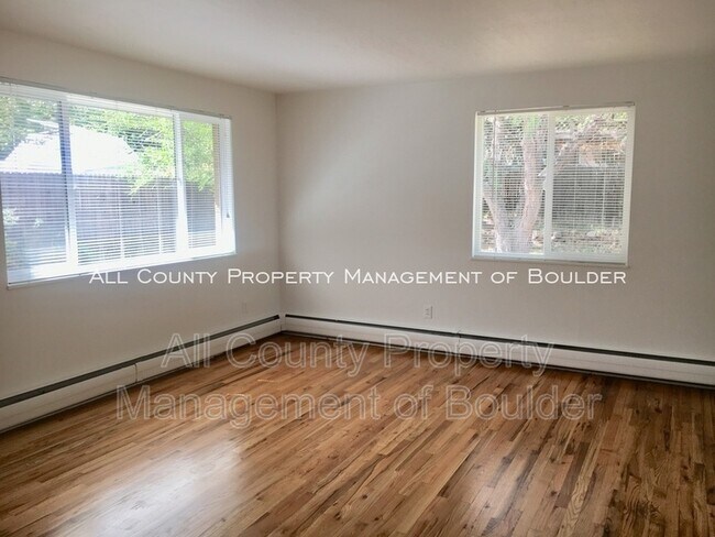 Foto del edificio - 1325 Hartford Dr