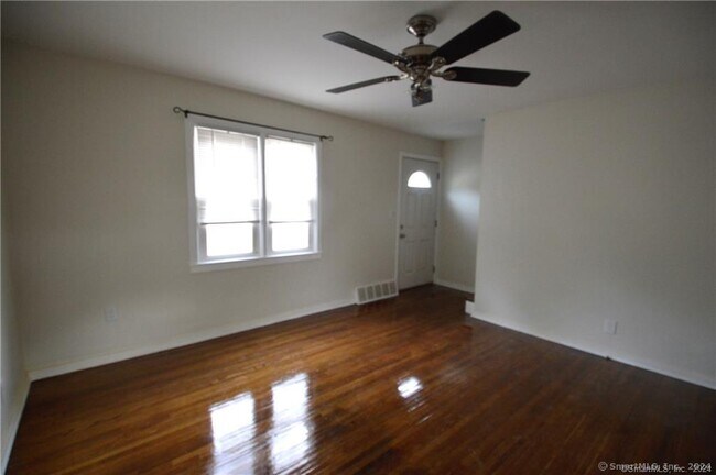 Building Photo - 377 Pearl Harbor St