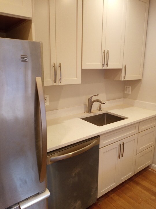 Kitchen - 1085 Paper Mill Ct NW