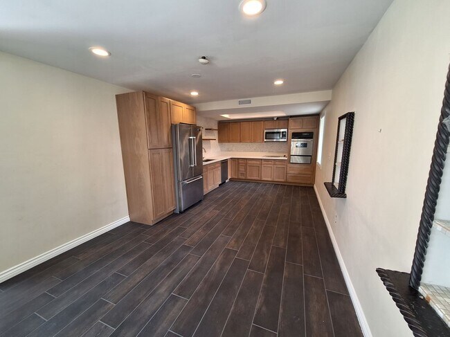 Foto del edificio - 2305 Rockefeller Ln