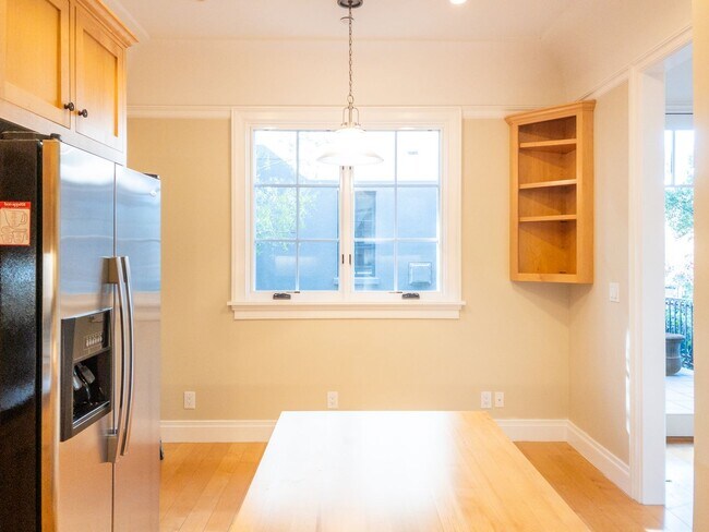 Foto del edificio - 2BR/1.5BA Townhome! Affordable Below Marke...