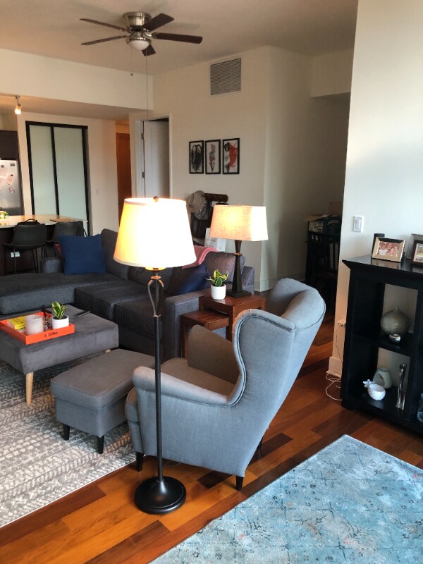 Foto del edificio - 1624 W Division St