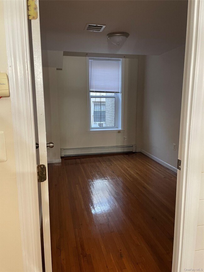 Foto del edificio - 328 Troy Ave