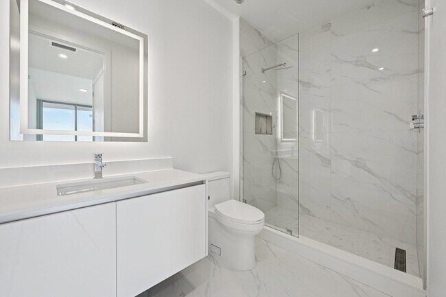 Foto del edificio - 220 Lake Shore Dr