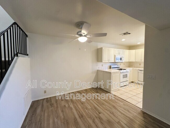 Foto del edificio - 45362 Sunset Ln