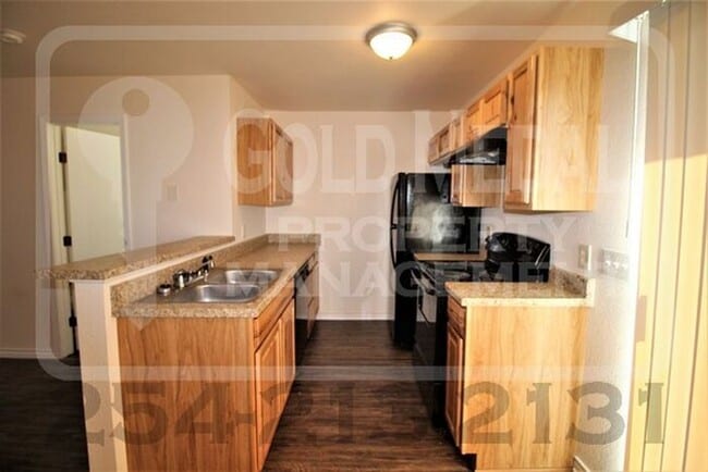 Foto del edificio - 5805 Redstone Dr