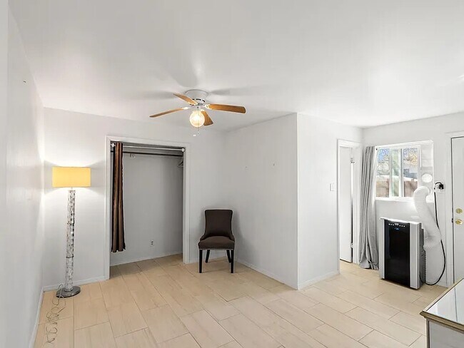 Foto del edificio - 1017 Maple St