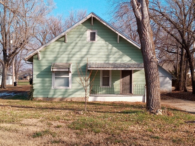 Building Photo - 508 N Cedar