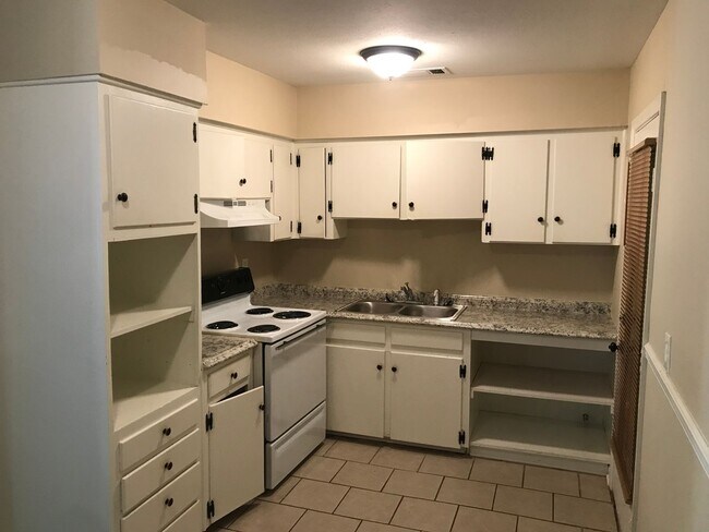 Foto del edificio - **AVAILABLE NOW**Total Electric 3 Bedroom / 1 Bathroom Home for Rent in East Columbus, GA***