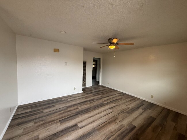 Foto del edificio - 1226 East St