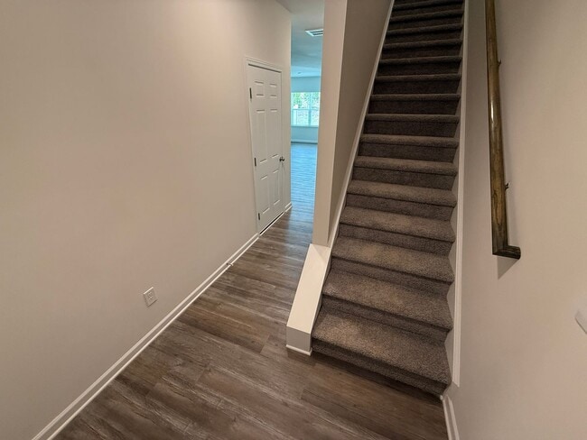 Building Photo - Brand New home in York!