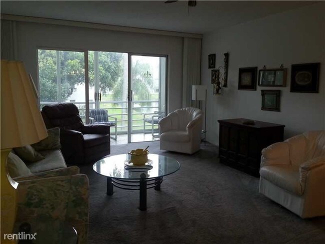 Building Photo - 604 NE 2nd St