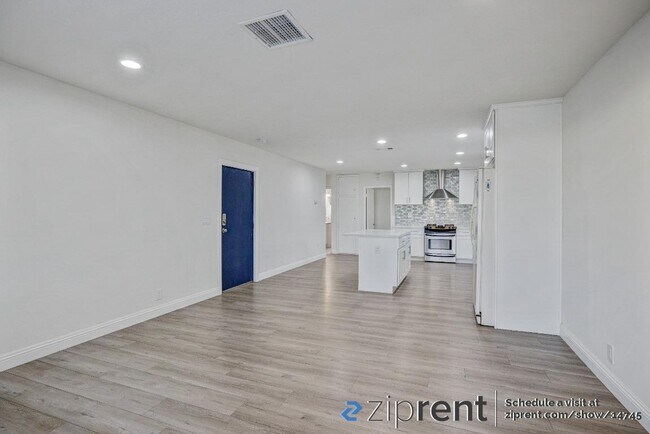 Building Photo - 9030 Ramona Ave