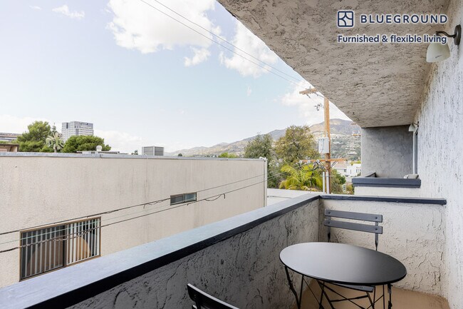 Foto del edificio - 611 N Howard St