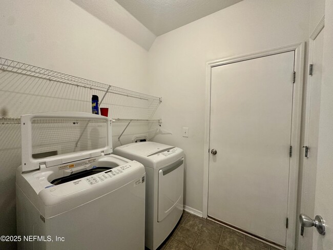 Building Photo - 5922 Bartram Village Dr