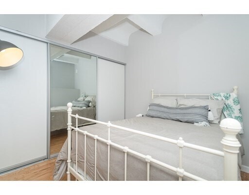Building Photo - 12 Stoneholm St