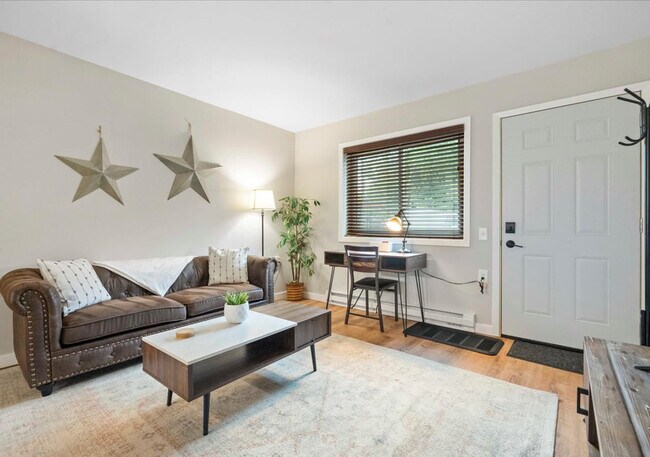 Foto del edificio - 1217 E Wilson St