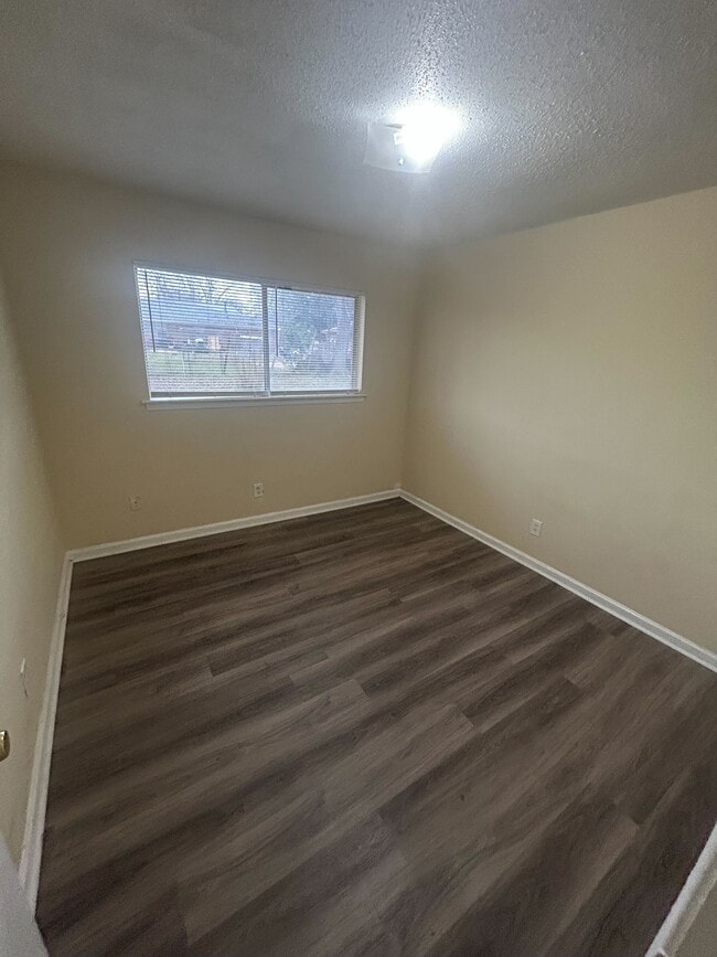 Foto del edificio - 5328 Ira Ln