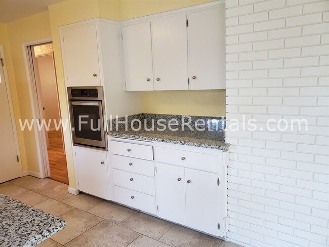 Foto del edificio - 3 br, 1.5 bath House - 2235 Polk Street
