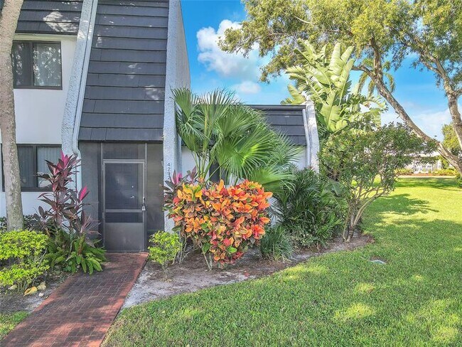 Foto del edificio - 4292 Deste Ct