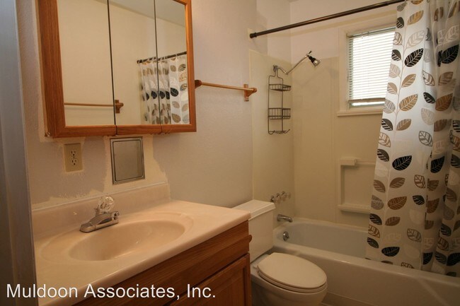 Building Photo - 2 br, 1.5 bath House - 2414 W Uintah St