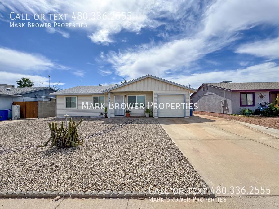 Primary Photo - 1033 W Apollo Ave