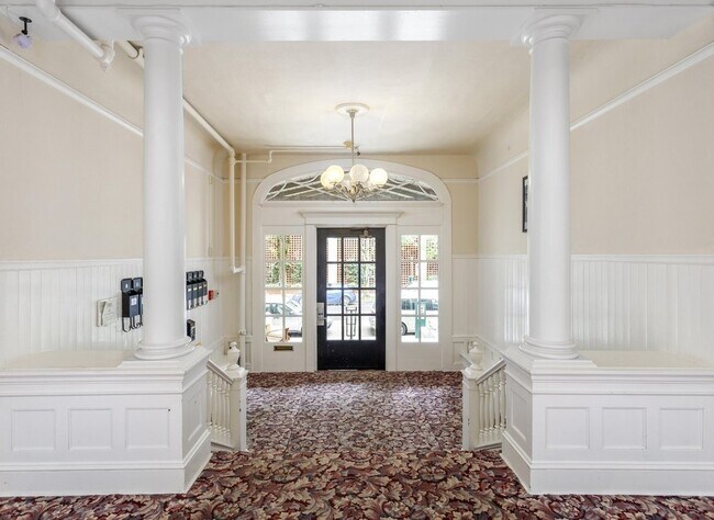 Main Entrance - 2129 NW Northrup St