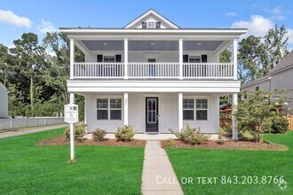 Building Photo - 237 Oak View Way