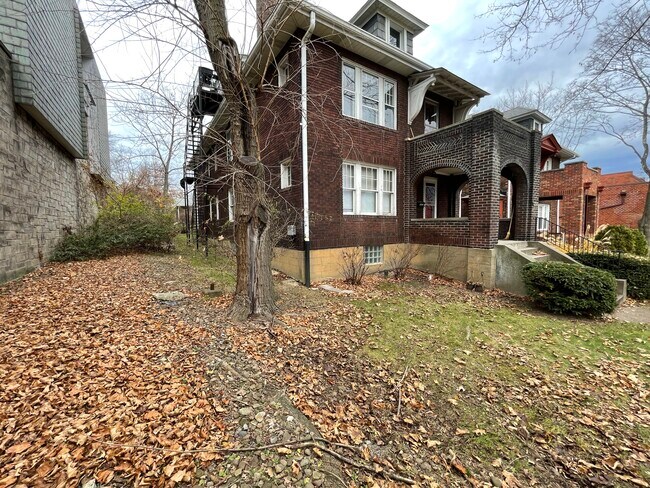 Foto del edificio - 5531 Forbes Ave