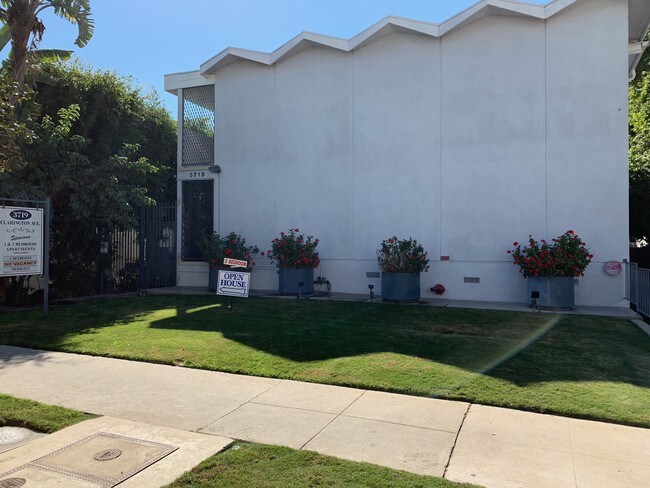 Foto del edificio - 3719 Clarington Ave