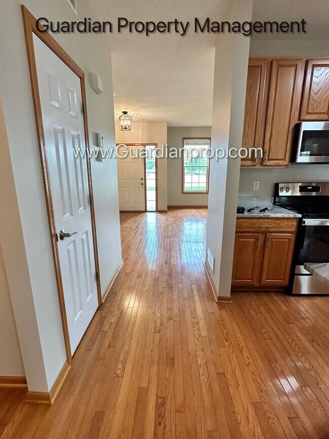 Foto del edificio - Hopkins Single Family Home, 2 Car Garage, ...