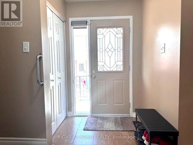 Building Photo - 155 Springwater Dr