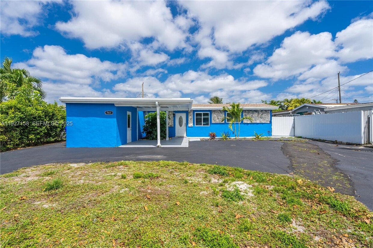 Foto principal - 7831 Hope St