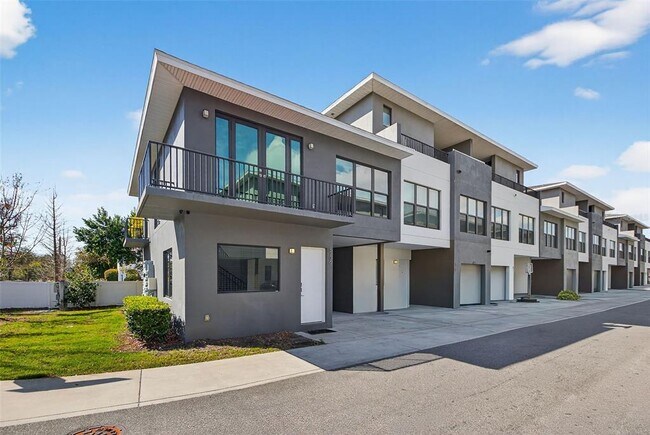 Foto del edificio - 8706 Palm Ranches Pl