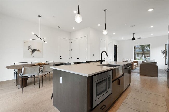 Foto del edificio - 1009 E 44th St