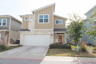 Building Photo - 1507 Homespun Rd