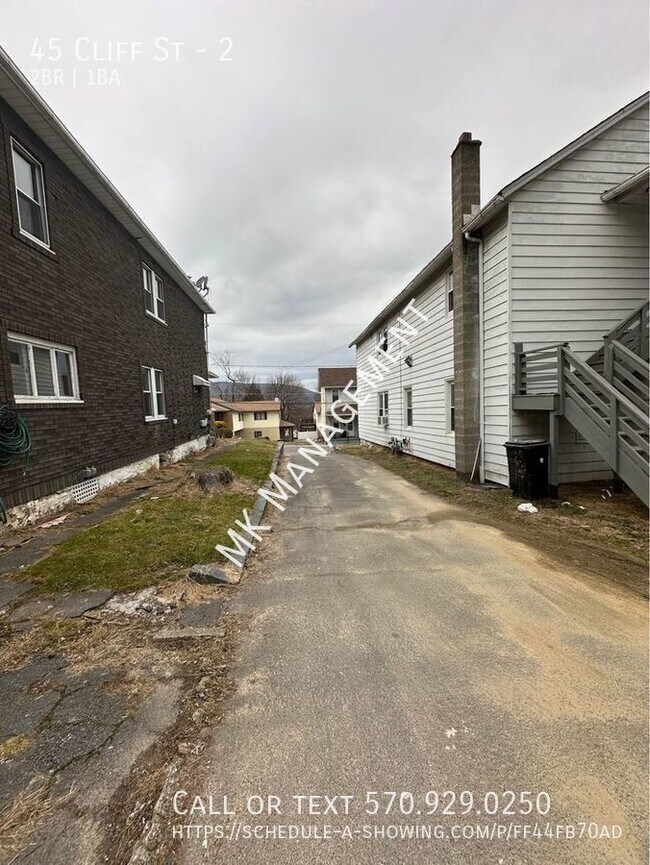 Building Photo - 2 bed/1 bath
