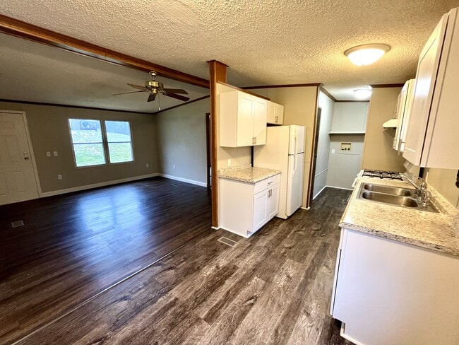 Building Photo - 3416 OH-83