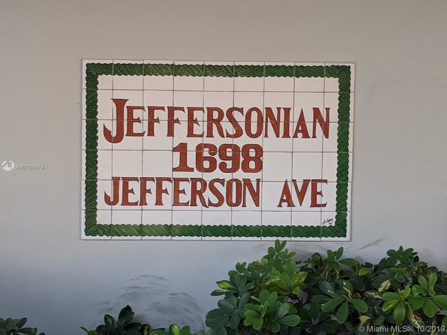 Foto del edificio - 1698 Jefferson Ave