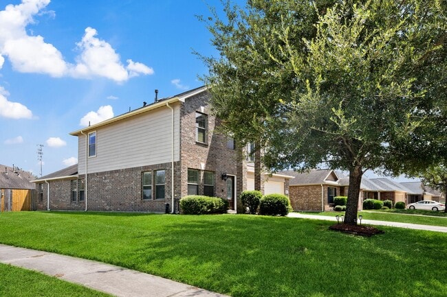 Building Photo - 4614 Pin Oak Creek Ln