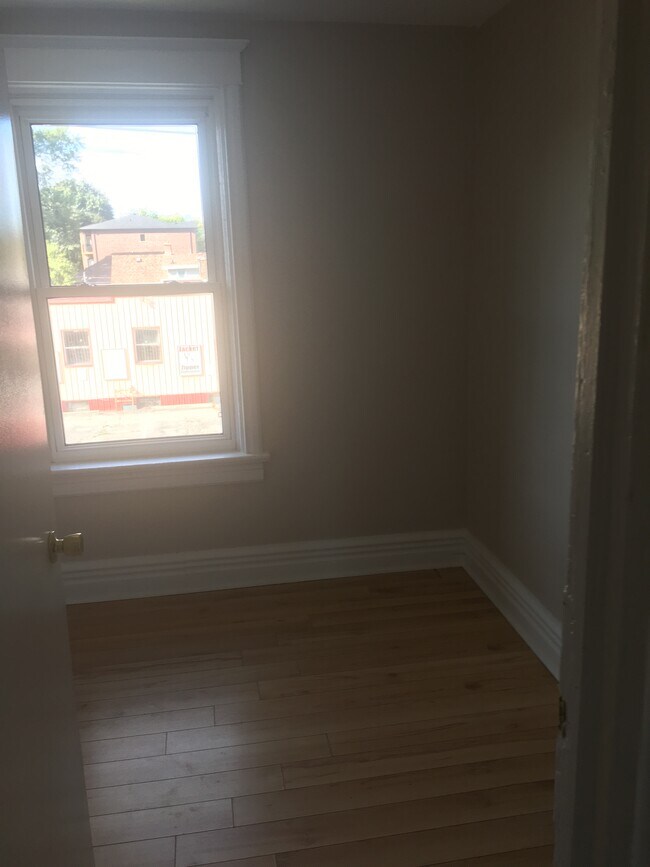 2nd Bedroom - 345 Oshawa Blvd S