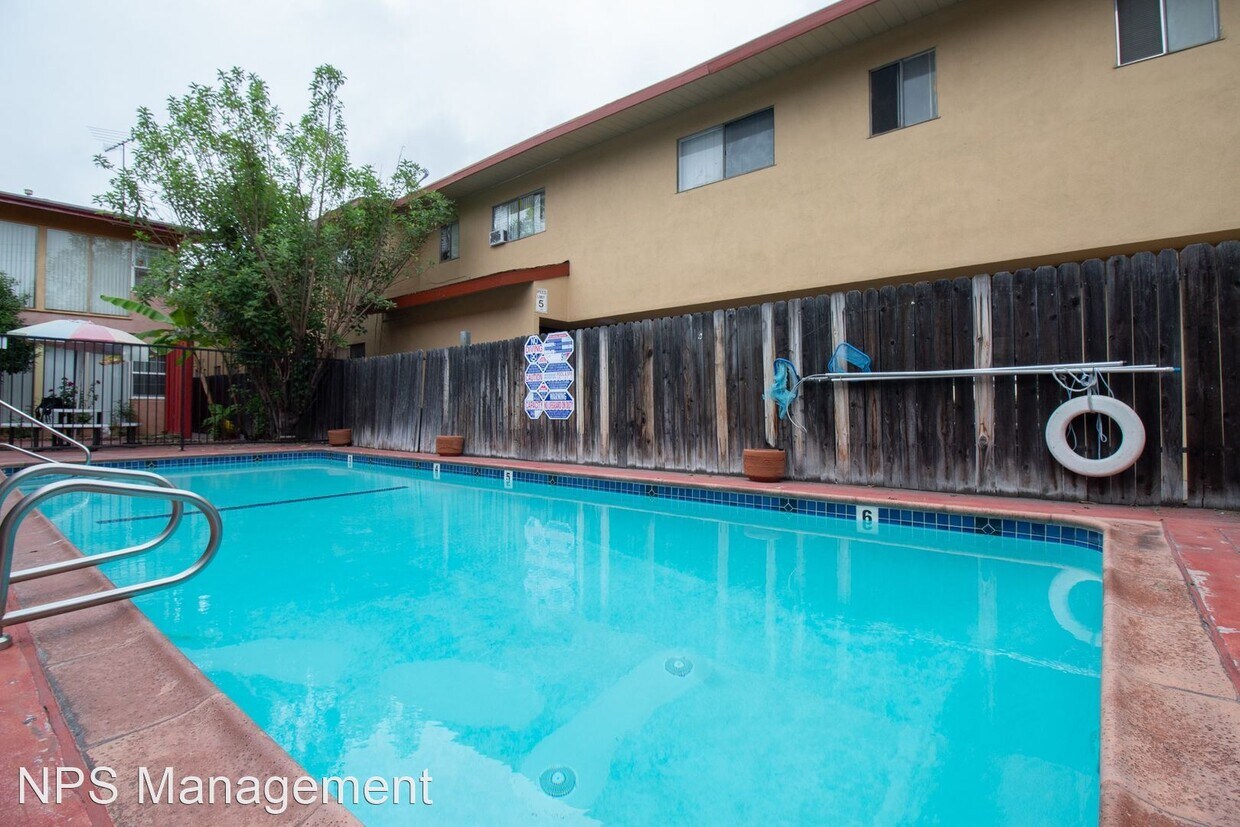 Primary Photo - 2 br, 1 bath Apartment - 7735 East Florenc...