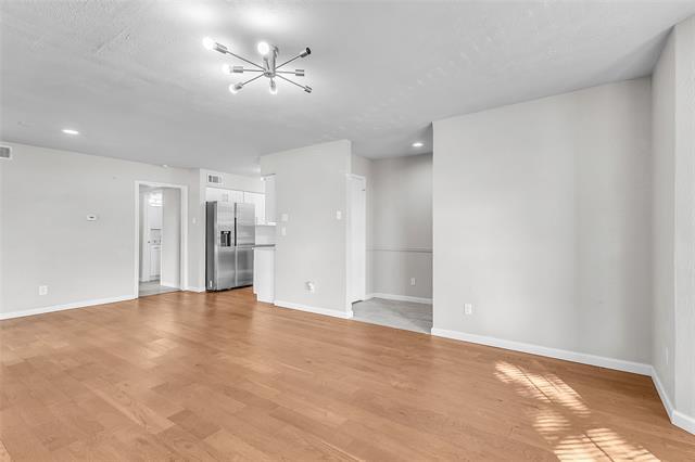 Foto del edificio - 5906 Marvin Loving Dr