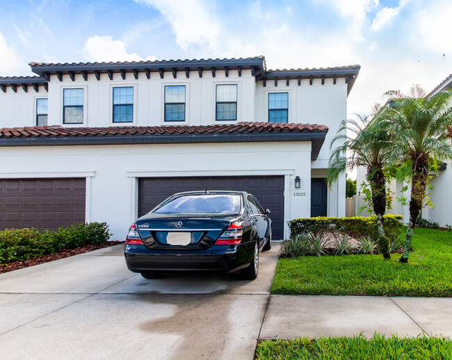 Foto del edificio - 13015 Sanctuary Village Ln