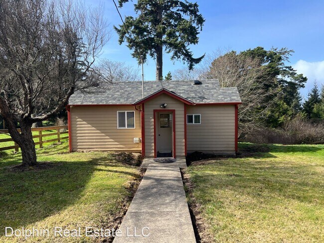 Foto del edificio - 1 br, 1 bath House - 9178 NW Seal Rock St.