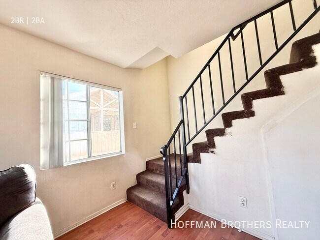 Foto del edificio - 7349 Balboa Blvd